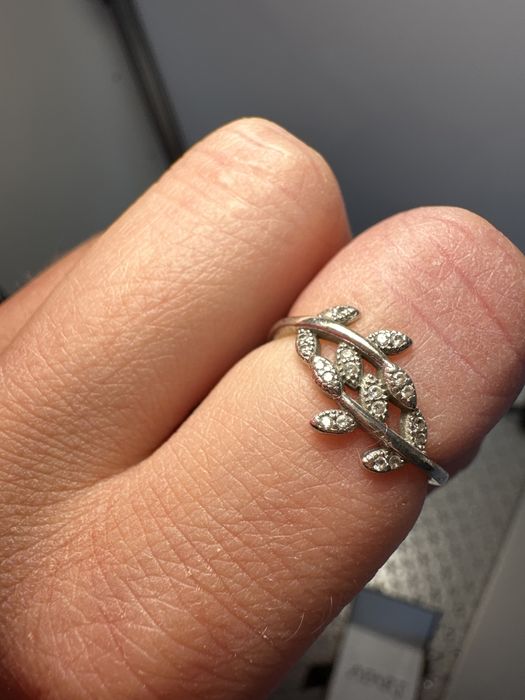 Sprzedam srebrny pierscionek okazja