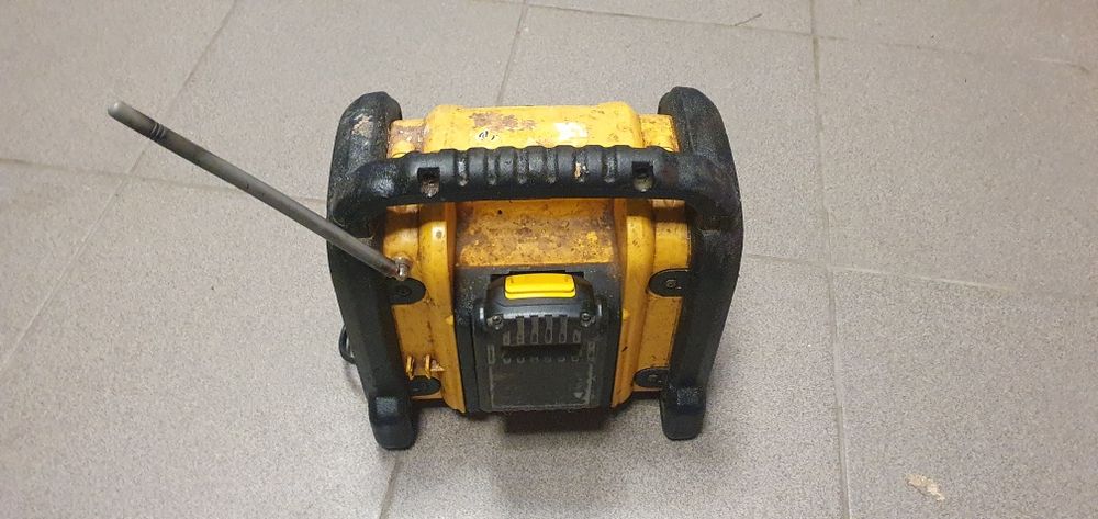 Radio Dewalt 18v DCR020