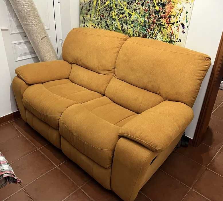 Sofá Amarelo 2 Lugares - rebatível