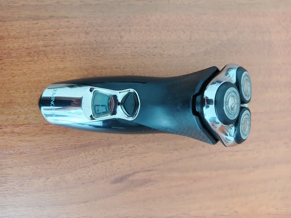 Електробритва REMINGTON R6150