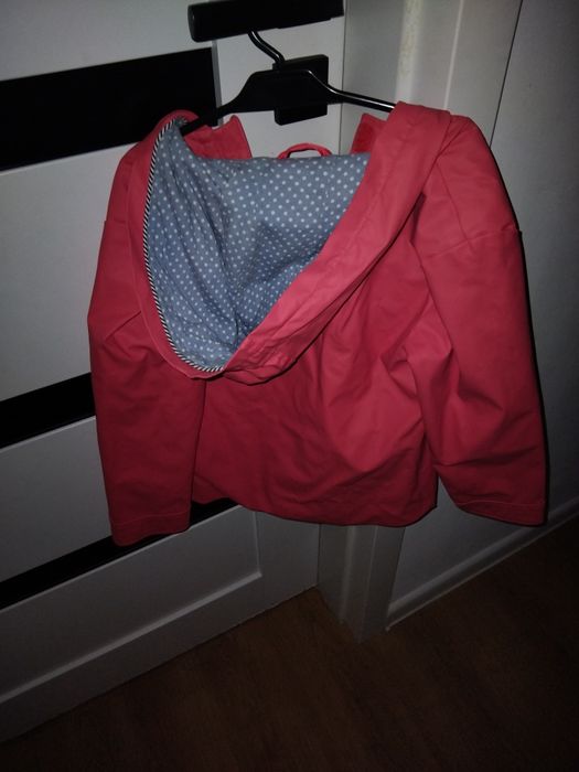 Przeciwdeszczowa kurtka dla dziewczynki