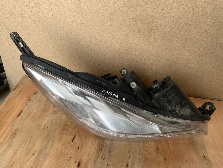 Opel Insignia A lampa prawa przednia prawy przód EUROPA
