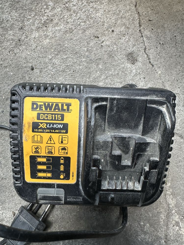 Dewalt ladowarka