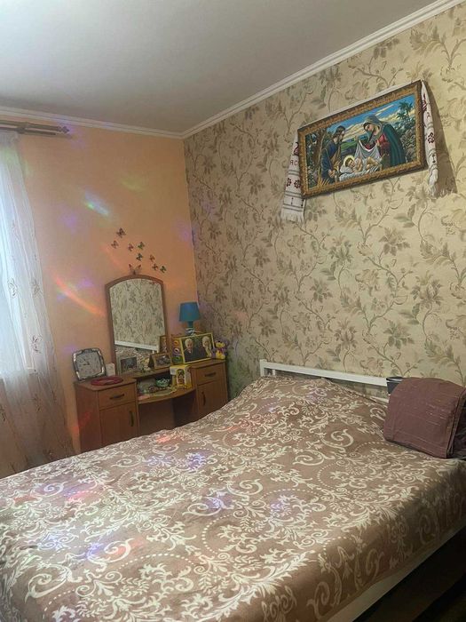Житловий будинок та земельна ділянка 10 сот., м. Жовква