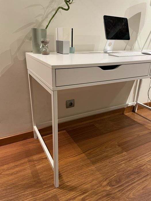 Secretária Ikea Alex