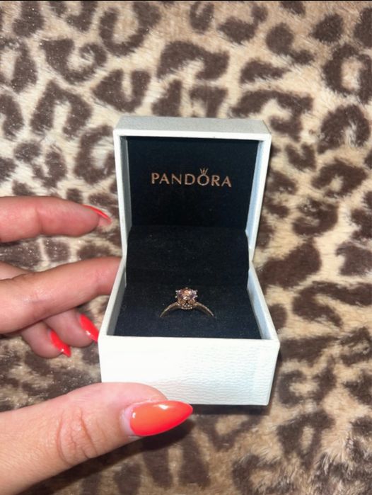 Anel Pandora Solitário Coroa Rosa Revestimento Ouro 14k