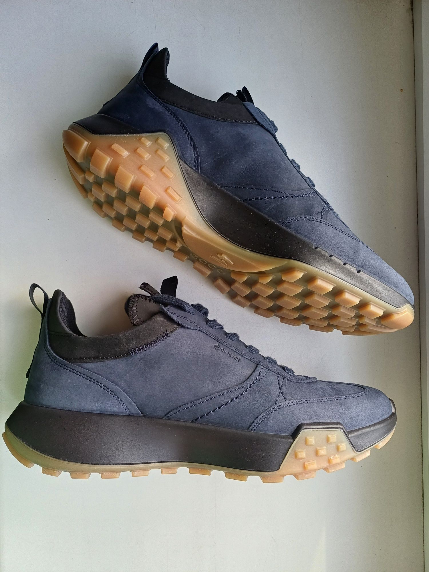 Кросівки ECCO Retro 52492450545 Gore-tex розіри  39,40,41,42