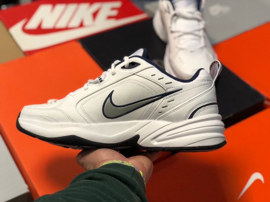 Кросівки Nike Air Monarch IV білі кроссовки белые 415445-102