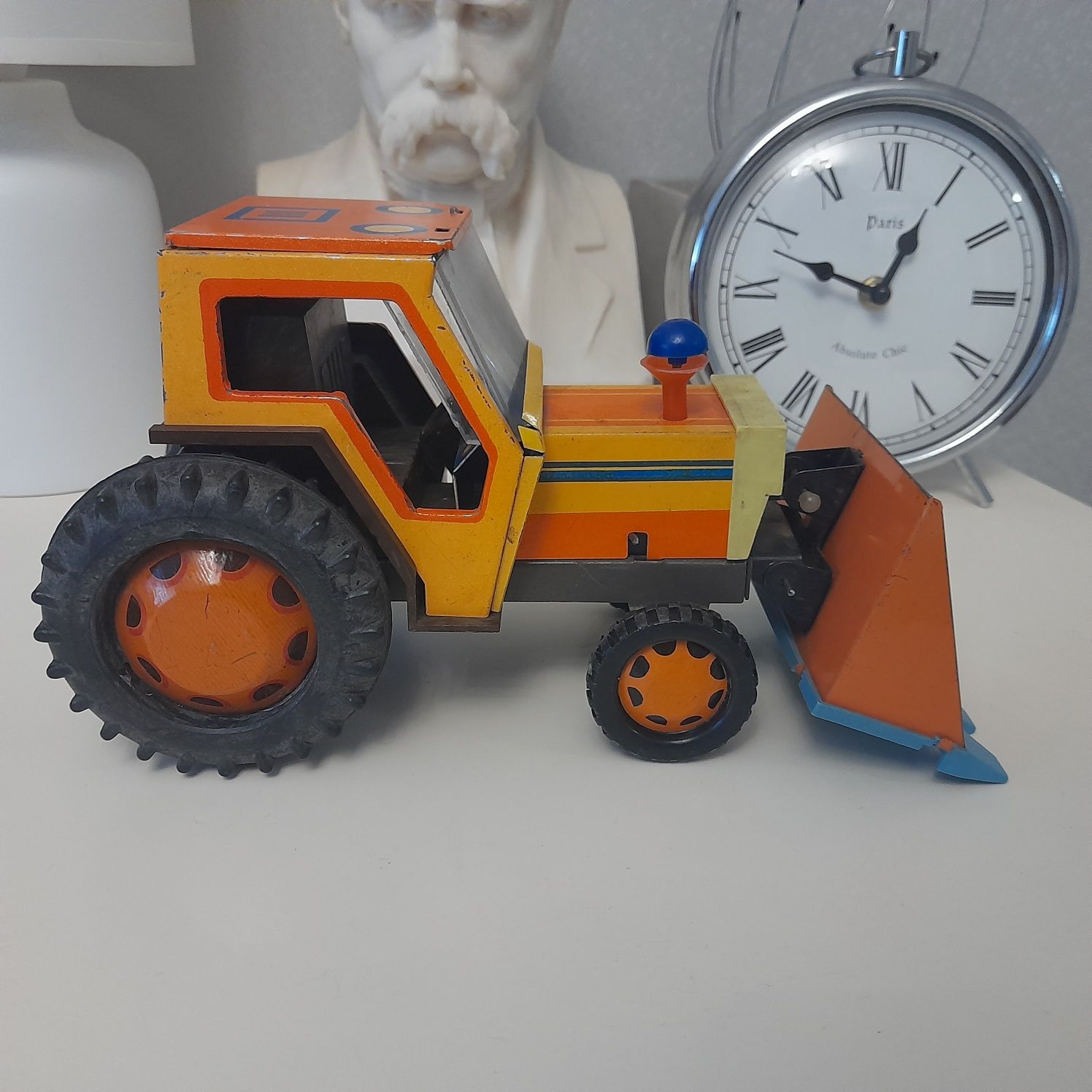 Київ завод Ватутіна,  трактор іграшка часів срср