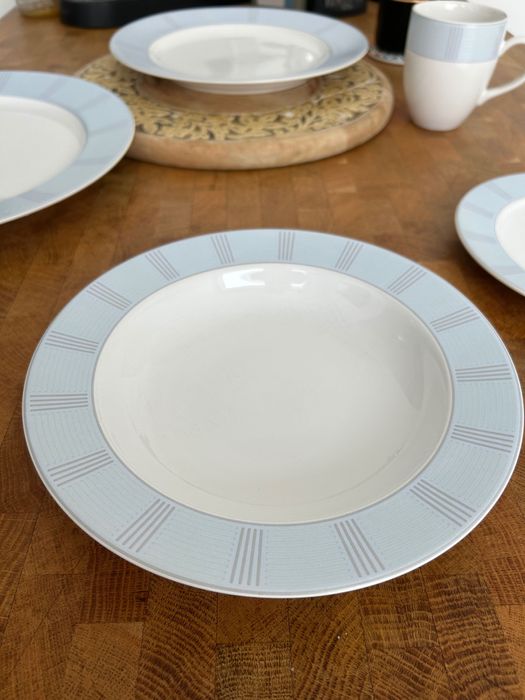 Serviço de prato e copo.