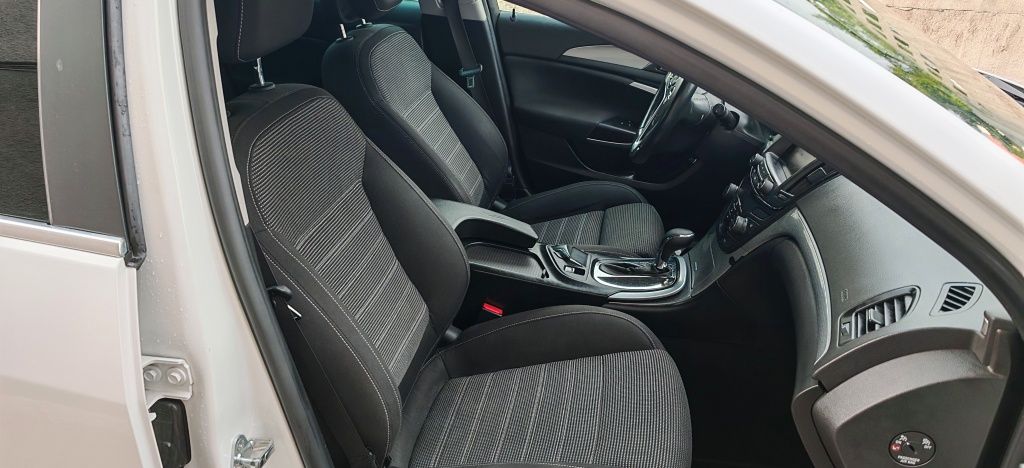 Insignia A lift 2.0 CDTI 130KM automat klima hak stan bdb zamienię