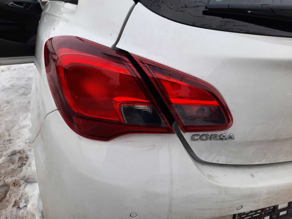 lampa tył tylna w błotnik lewa Opel Corsa E 3D OPC