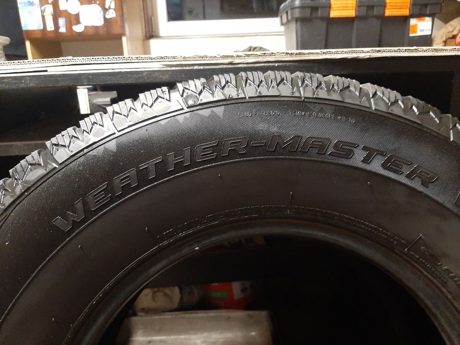Opony COOPER Weather-Master WSC 255/70R16 ZIMA + GRATIS 235/70/16