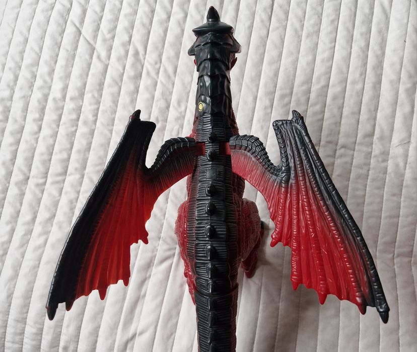 Interaktywna zabawka smok