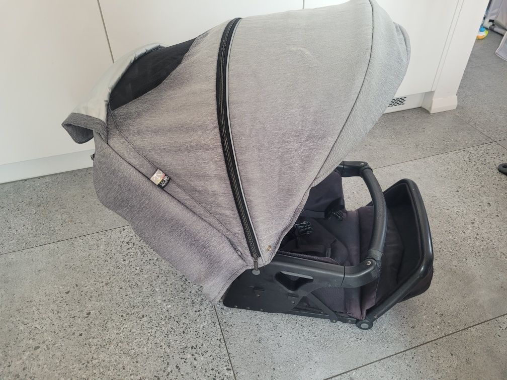 Wózek 2 w 1 Bebydesing