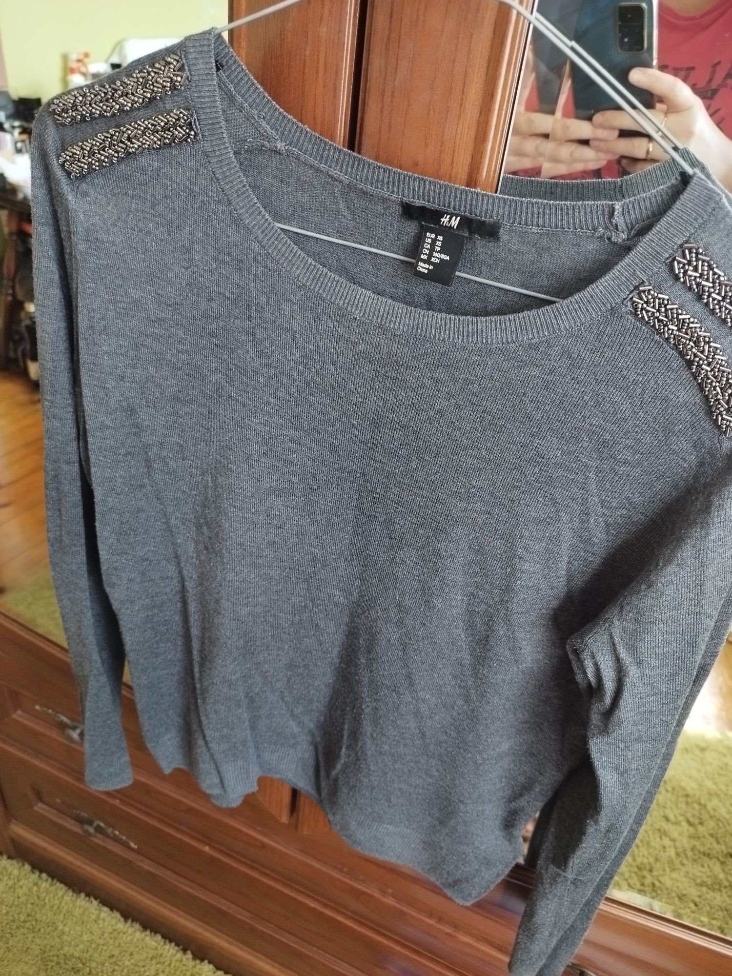 Sweterek marki H&M, kolor szary rozmiar 34