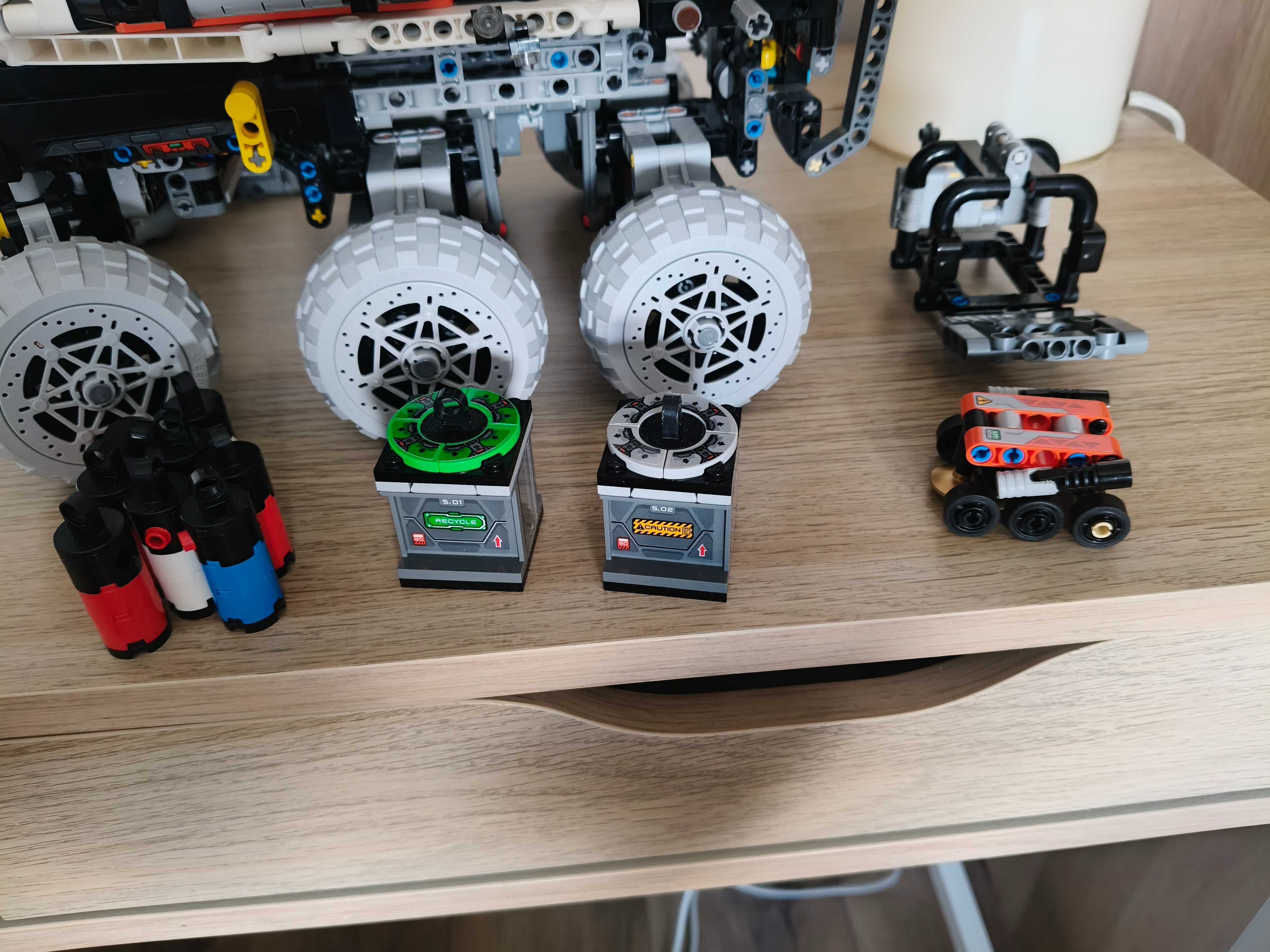 LEGO Technic Marsjański łazik eksploracyjny 42180 (KOMPLETNY 100%)