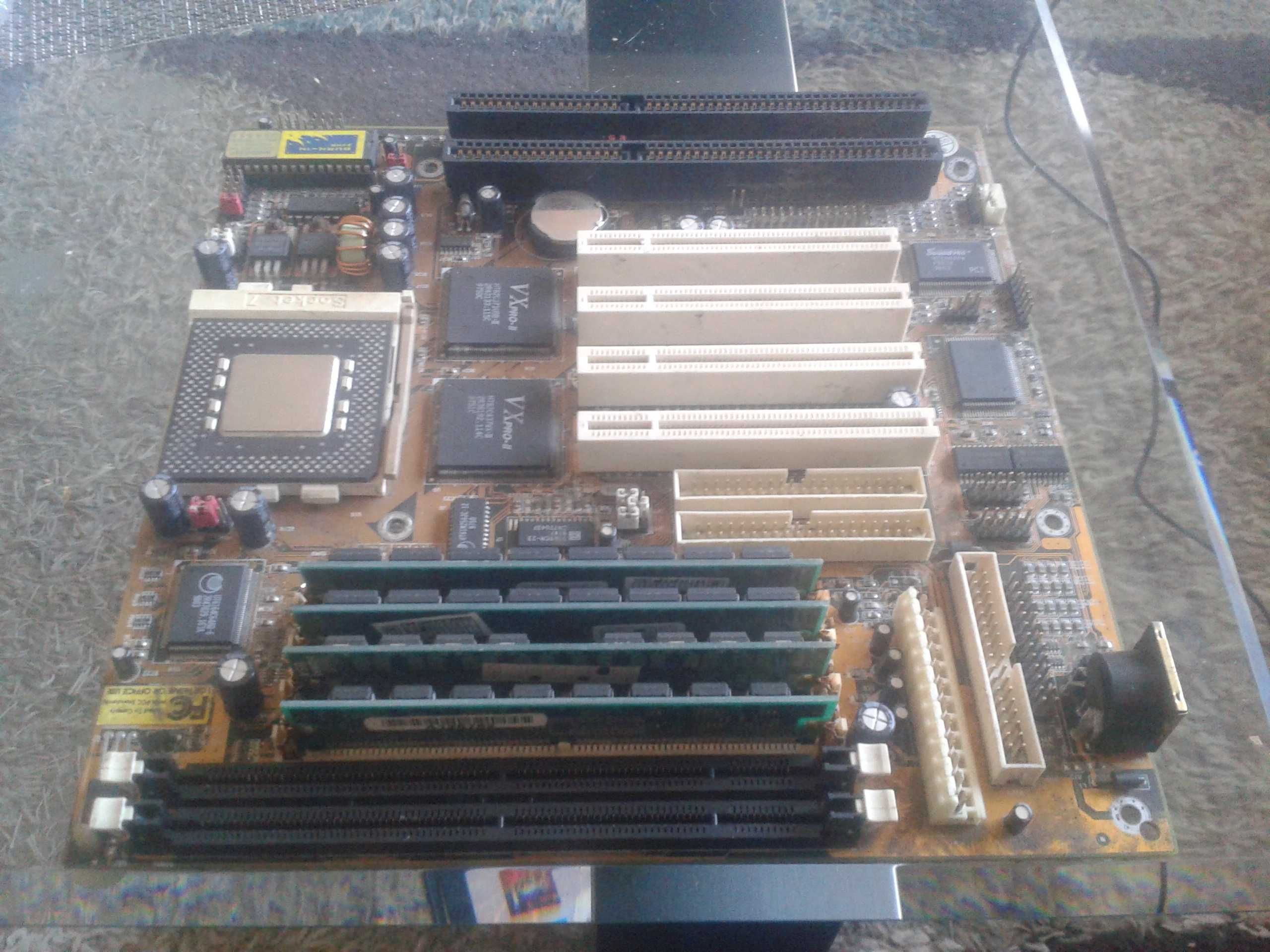 Stara płyta główna -intel socket 7