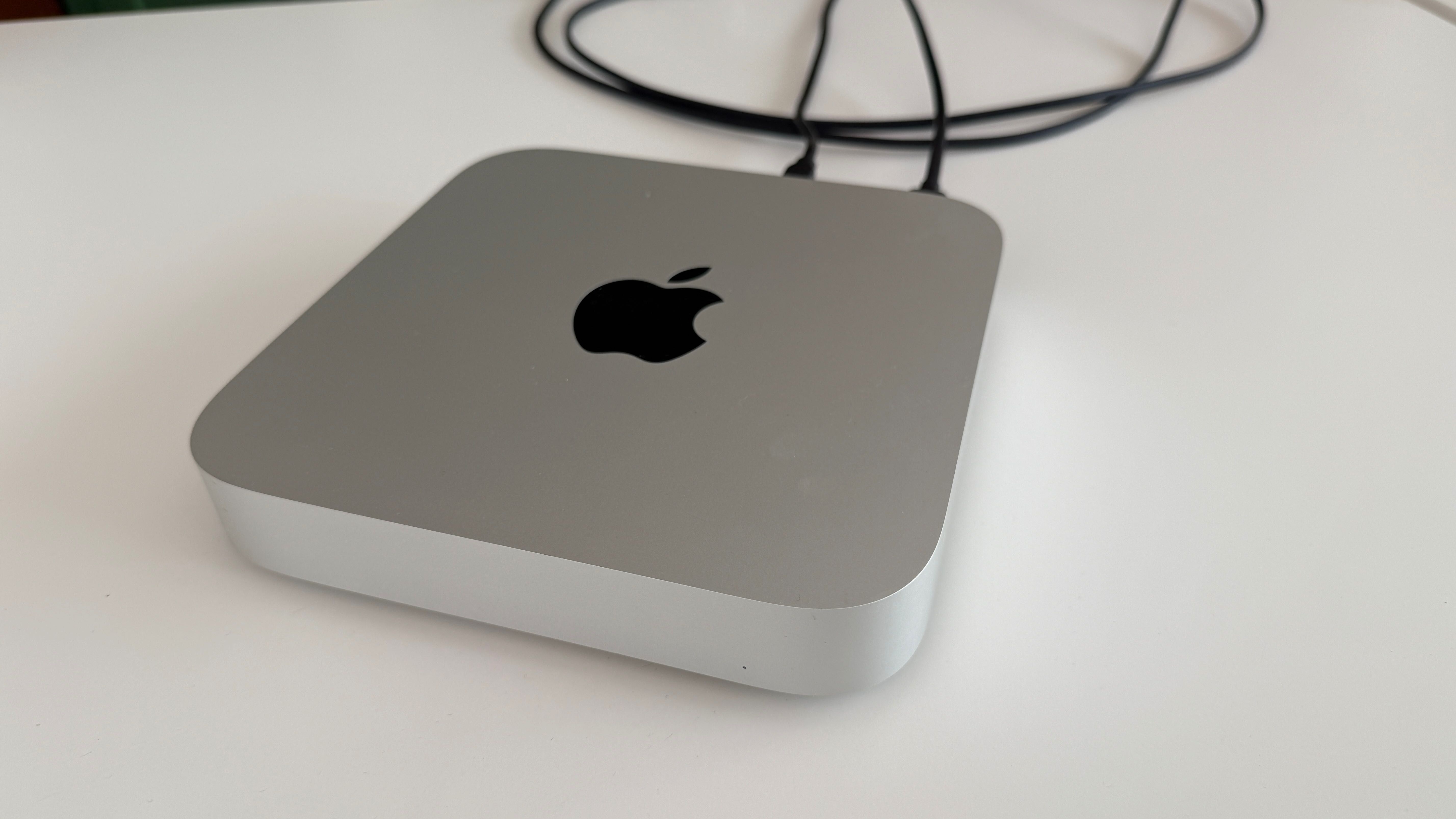 Mac mini Apple M1 - RAM: 8 GB - 256 GB SSD com Caixa e Fatura
