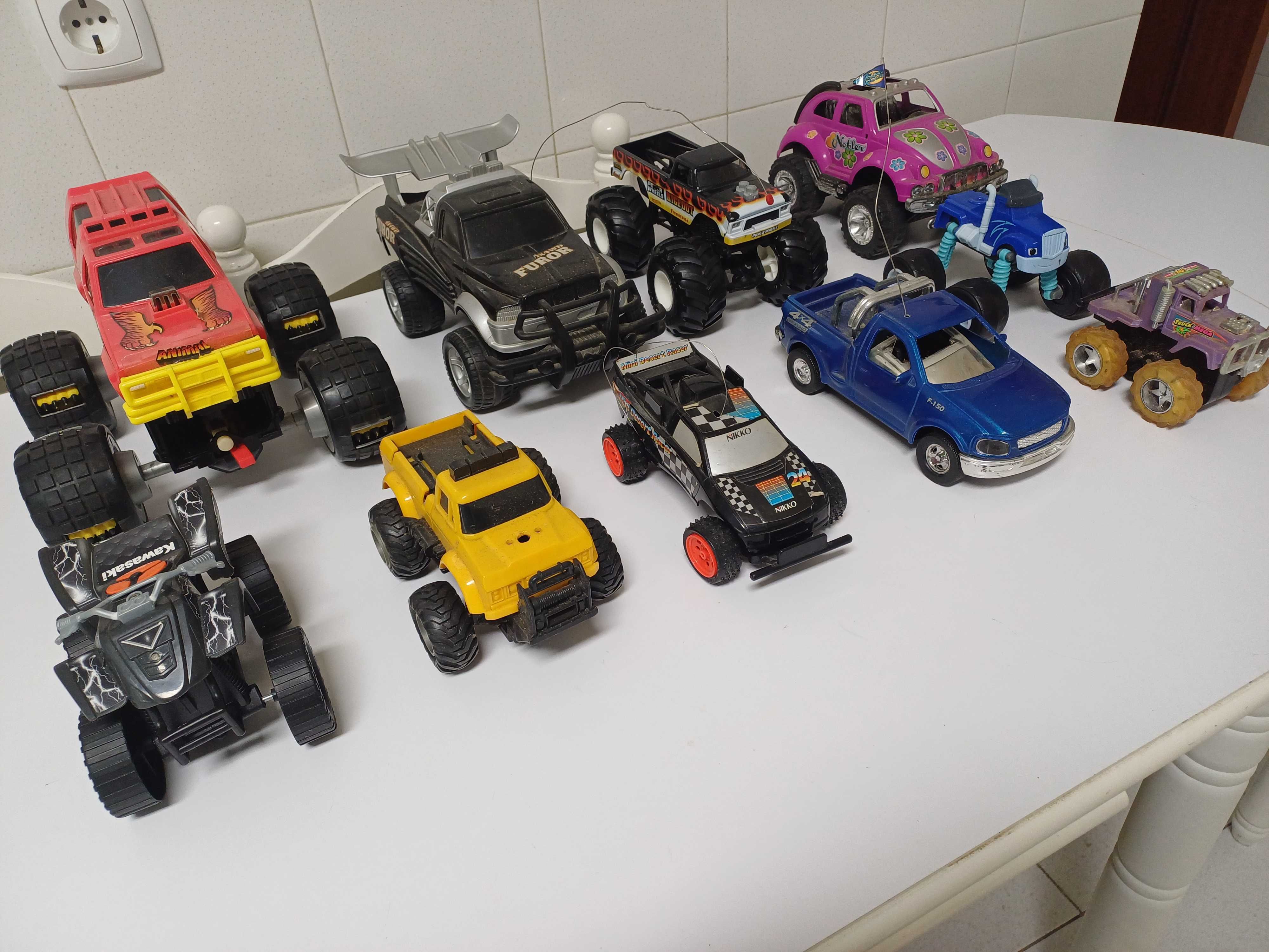 Jipes e 4X4 10 unidades