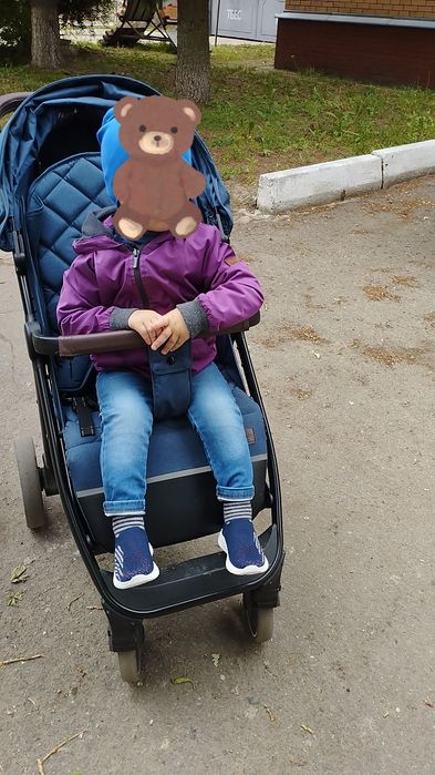 Прогулочна коляска