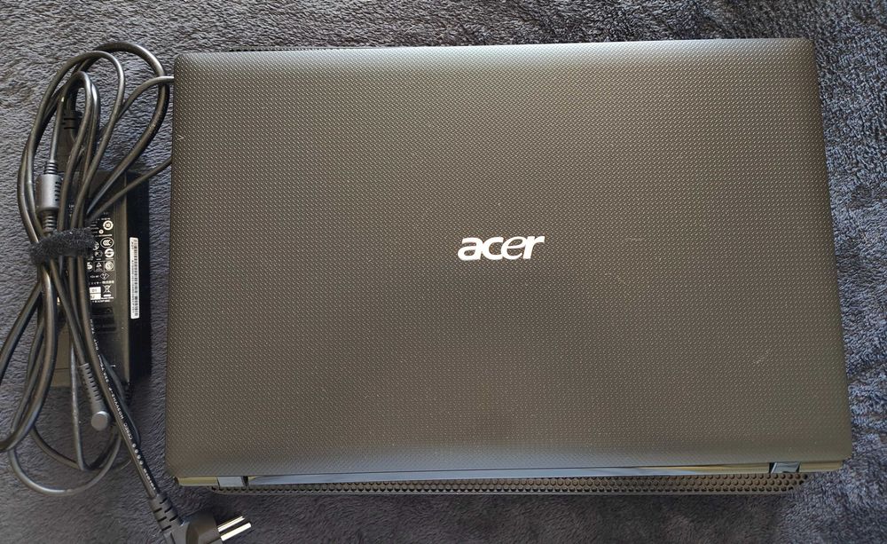 Portátil Acer i7 • 16GB RAM • SSD 240GB • Bateria Nova • Rápido Fiável