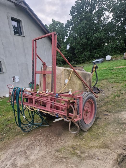 Opryskiwacz ciągany