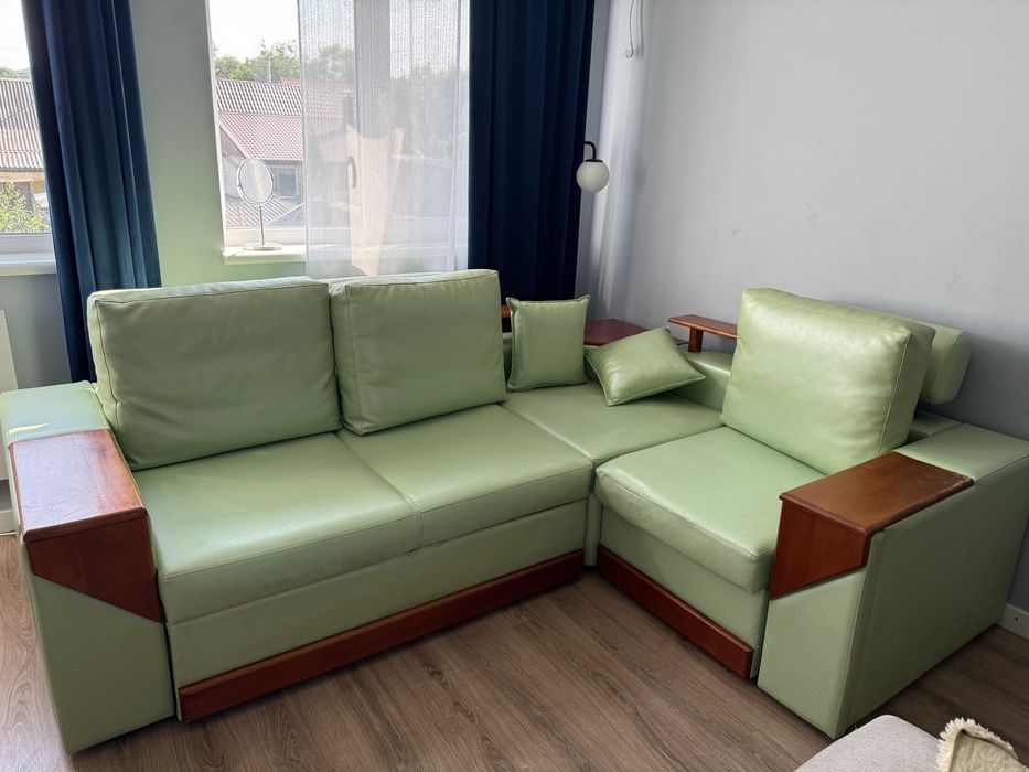 Диван кутовий шкіряний