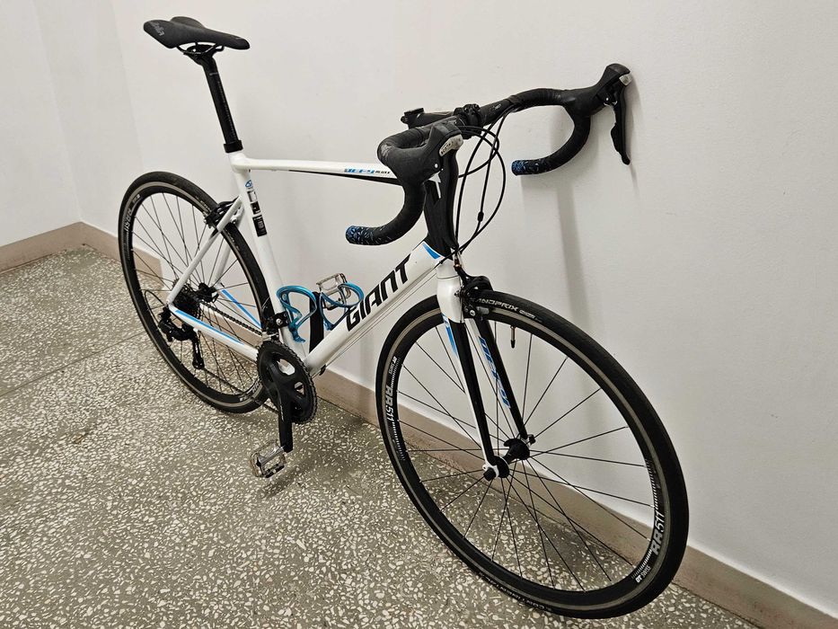 GIANT DEFY 1, Shimano 105, rozmiar L, DT Swiss