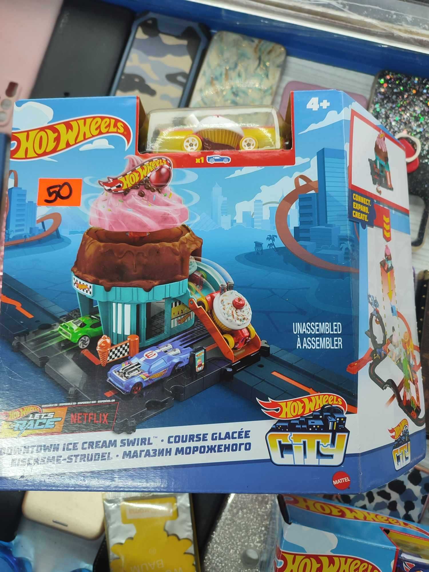 HOT WHEELS ZESTAW Rajdowa Lodziarnia z autkiem ciasteczkiem HTN77