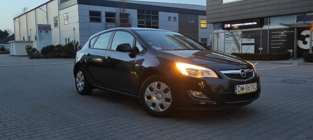 Opel Astra J 4 1.4 benzyna