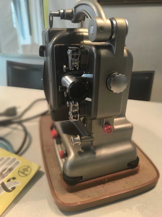 Bolex Paillard M8 Projector. Perfeito estado.