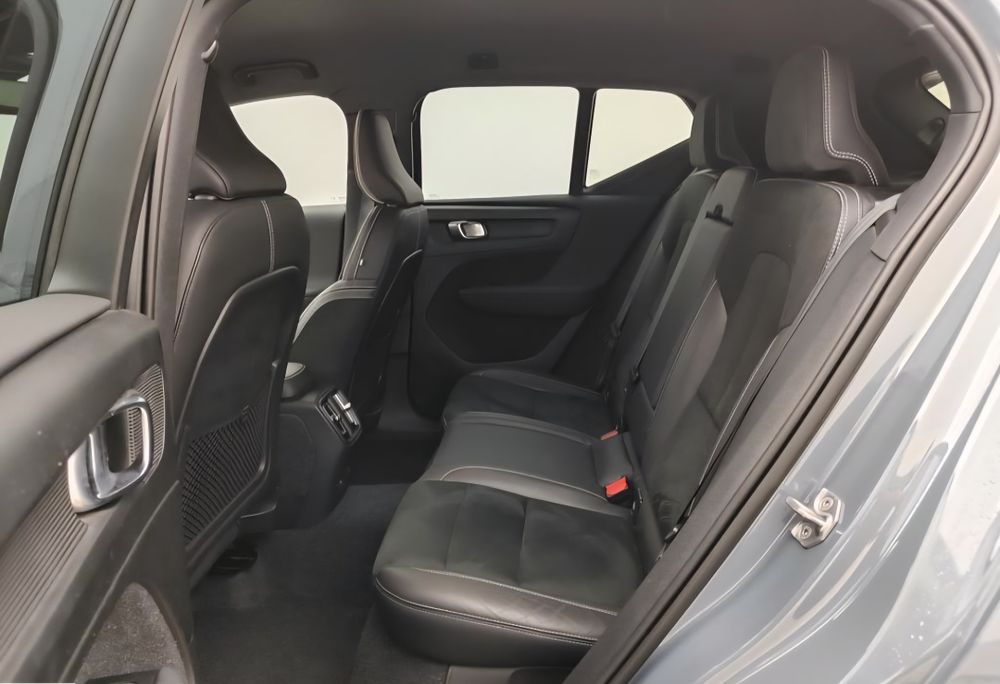 Продам Volvo XC 40 recharge electro