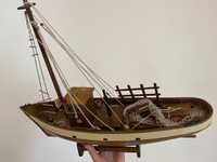 Barco artesanal madeira
