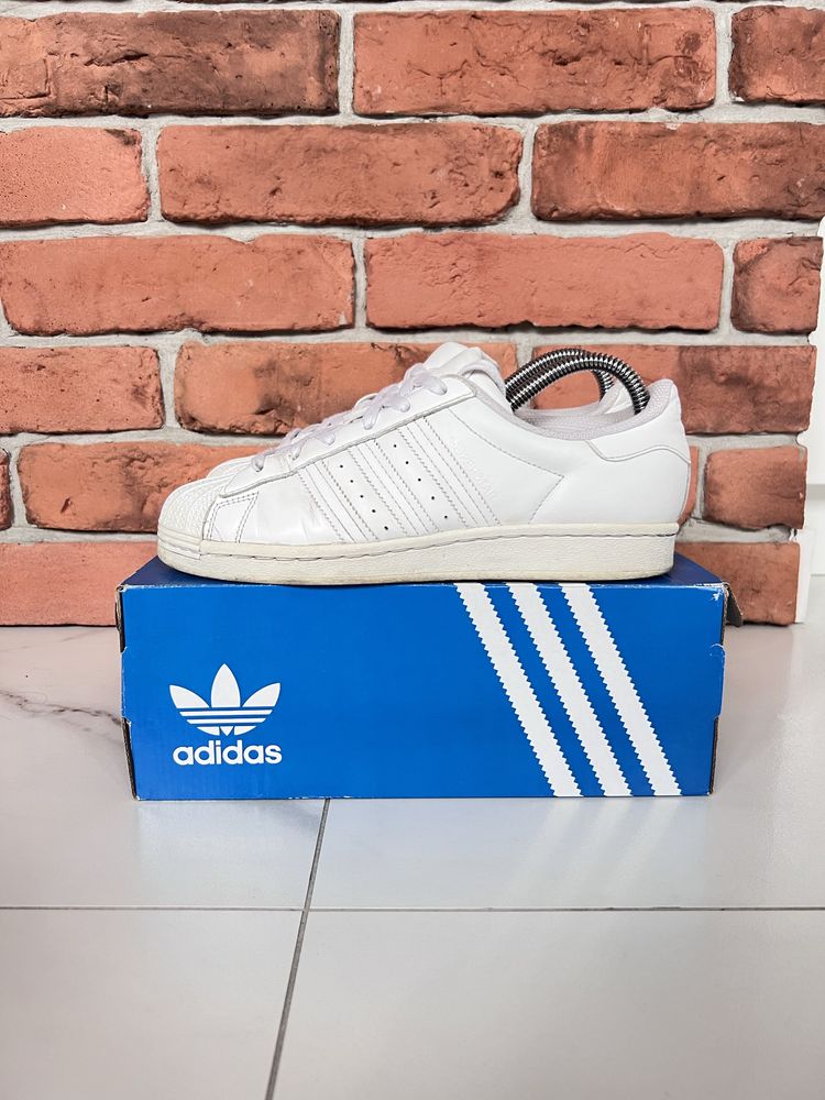 buty superstar white