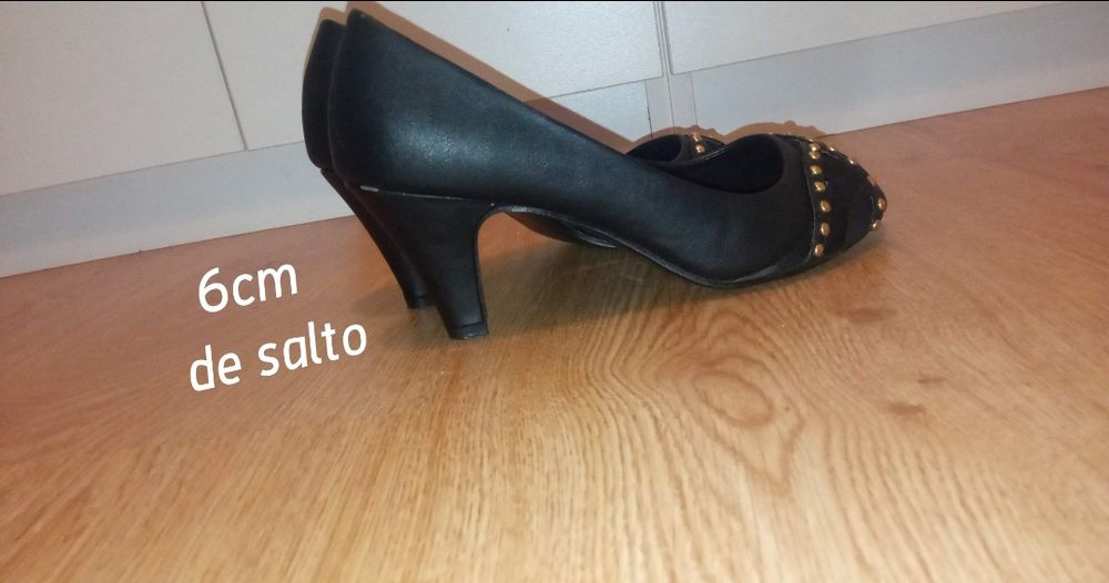 Sapato ""novos nunca usados""