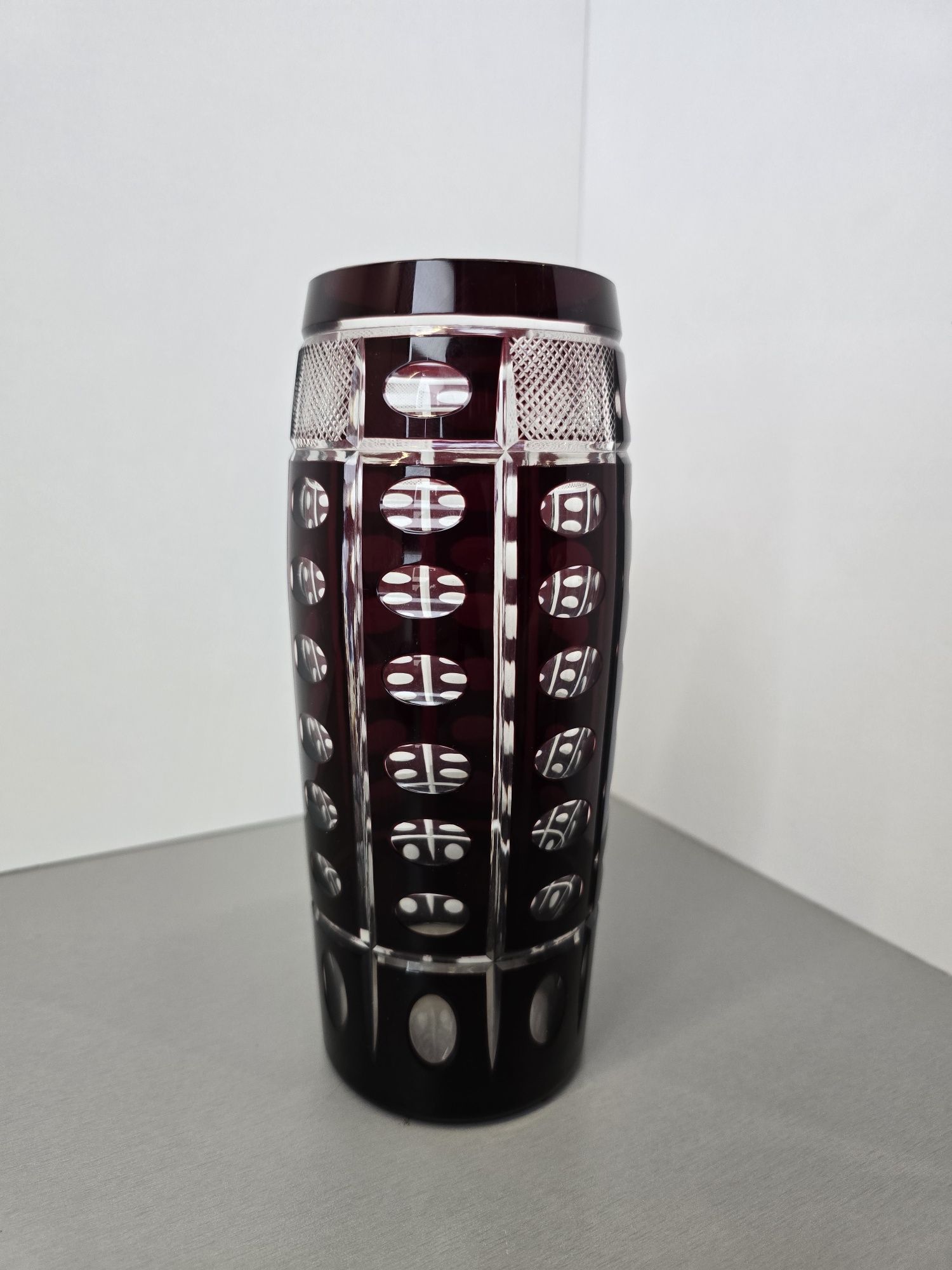 Szklany wazon rubin bordo