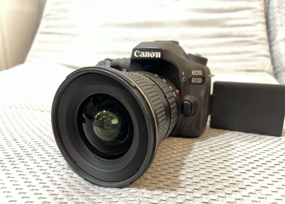Продам Canon EOS 80D  body