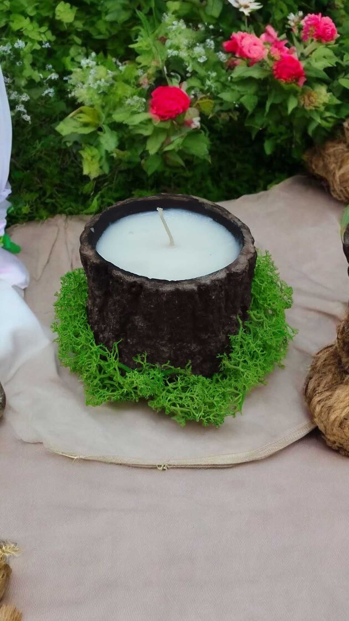Świeczka sojowa w gipsie pień drzewa mech prezent