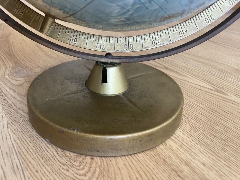 Globo vintage em bom estado