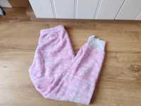 Różowe cieple spodnie do spania polarowe 134/140cm 7l+ bdb-
