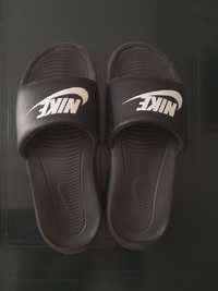 Chinelos Nike Pretos - Size 42