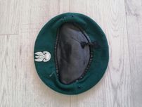 Beret wojskowy zielony z orzełkiem