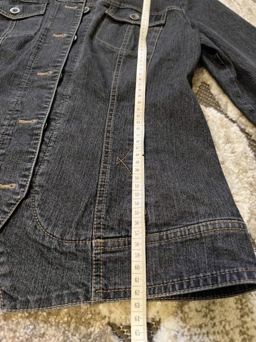 Жіночі костюми та куртки