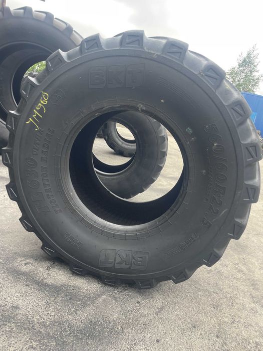 560/60R22.5 BKT FL630 JM960