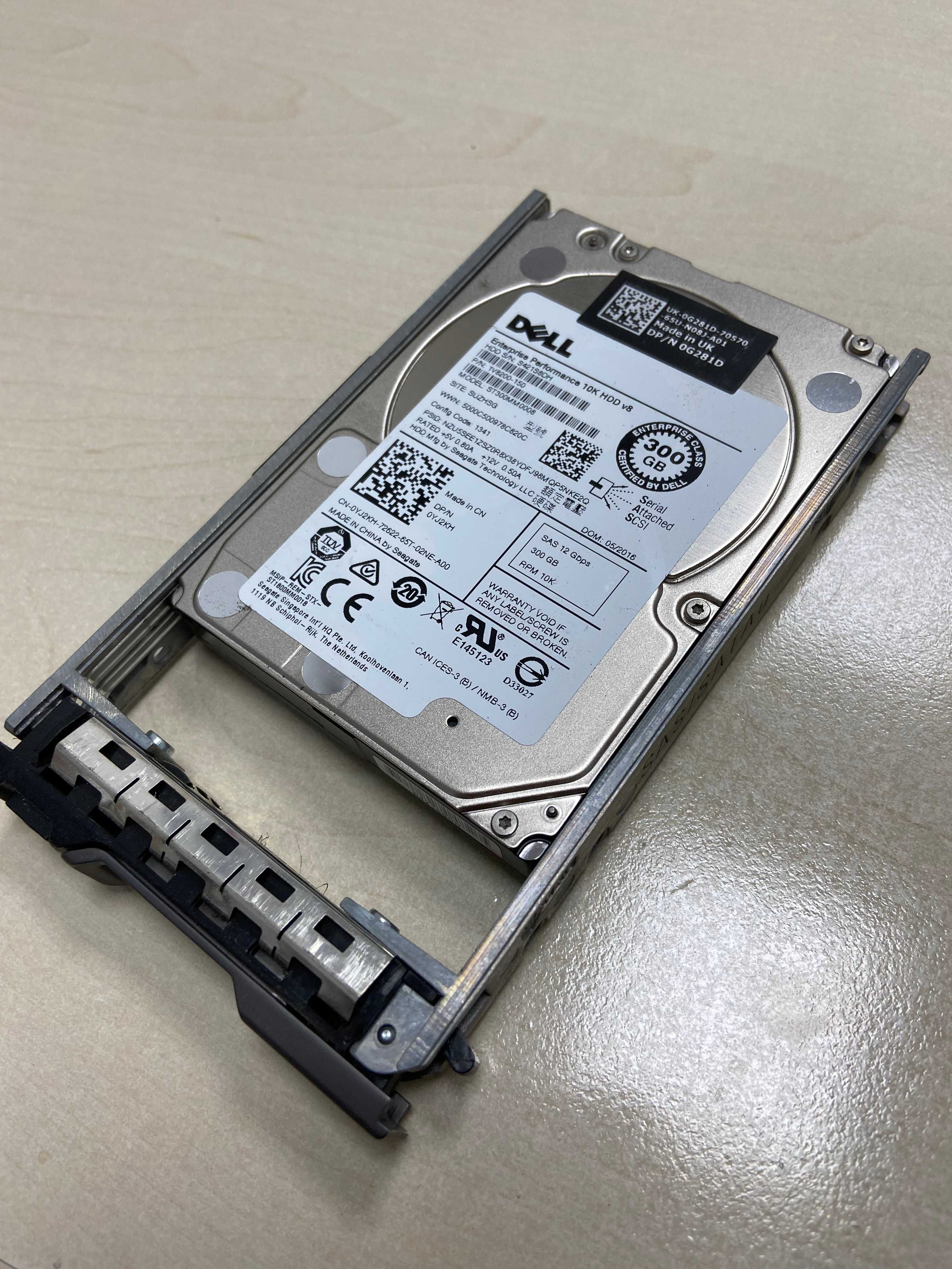 Жорсткий диск Dell Seagate 300 GB SAS 10K RPM 2.5 (ST300MM0008)