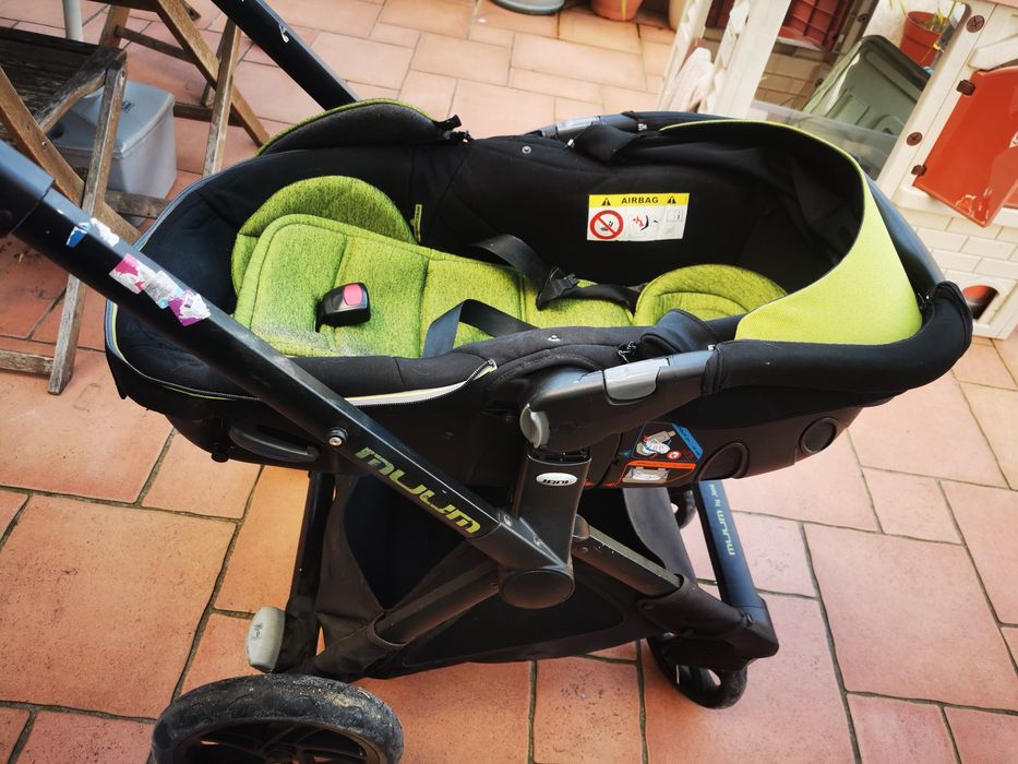 Urgente vendo carrinho bebe jané muum + alcofa matrix light 2