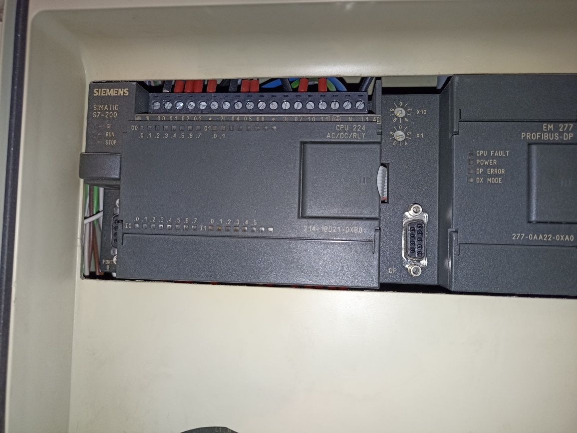 Rozdzielnia z modułami Siemens CPU 222, 224 EM222, 231, 277