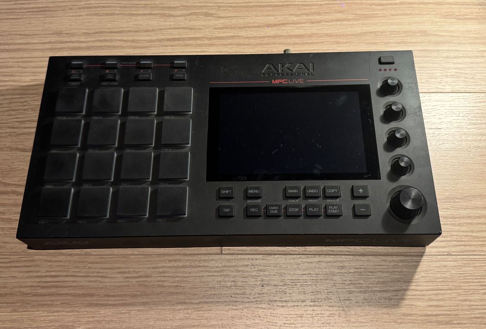 Akai MPC Live Standalone Sampler / Sequencer - Black