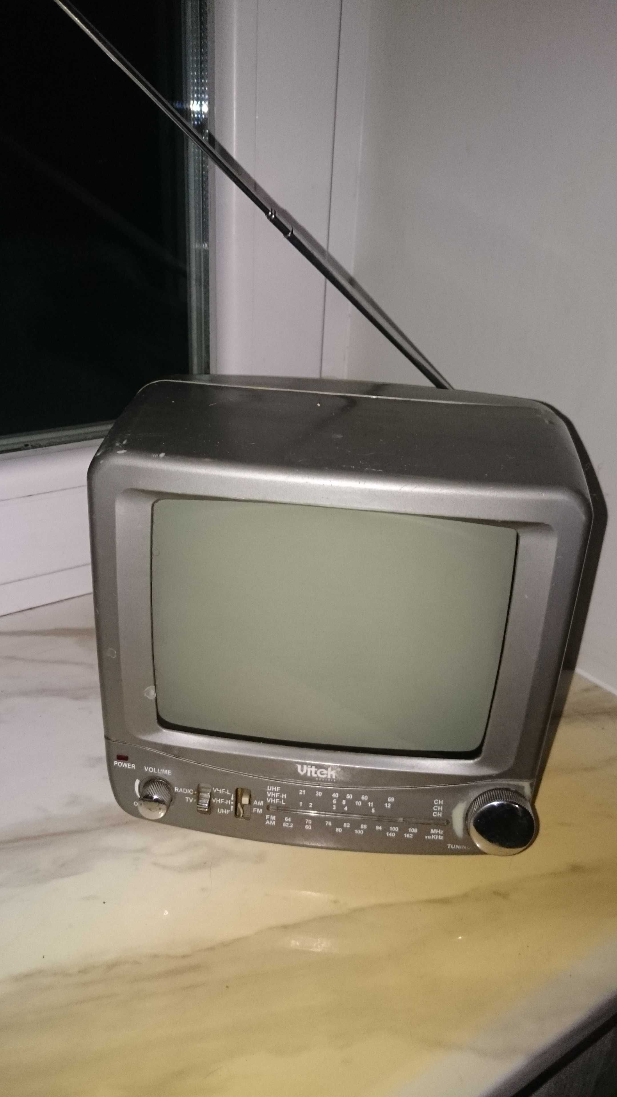 Телевизор Vitek переносной маленький (не рабочий)